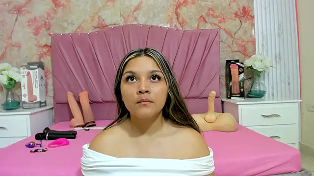 Wonderkloe  online show from January 5, 9:18 pm