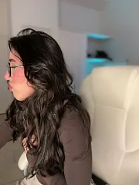 julieta jhonss online show from April 4, 2:32 am