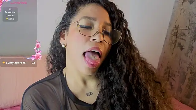 CloeBunny  online show from April 5, 1:26 am