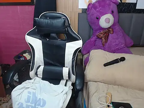 Raffa ella69 online show from May 1, 12:41 pm