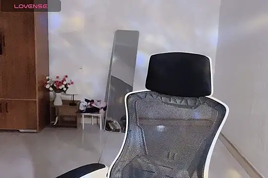    Daisy    online show from December 17, 2:21 pm