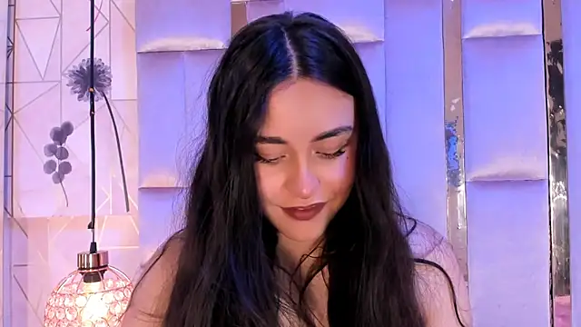 HannaCollins  online show from January 5, 5:27 pm