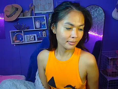 urgirljane online show from June 24, 5:06 am