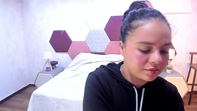 ArielleWilde online show from November 17, 4:13 am