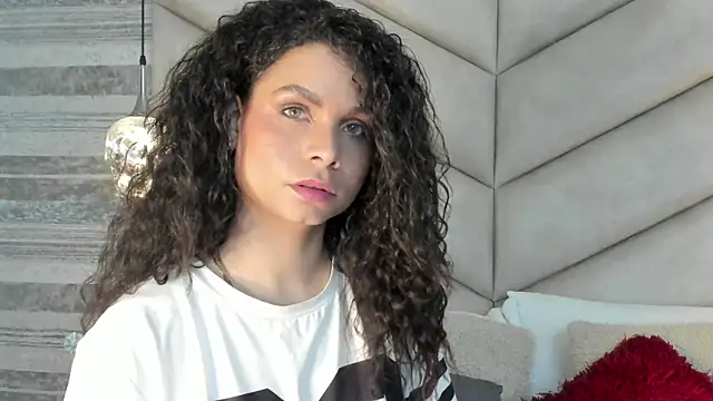 Snapshot of AgathaMendoza chatting on October 1, 9:20 pm AgathaMendoza online show from October 1, 9:20 pm