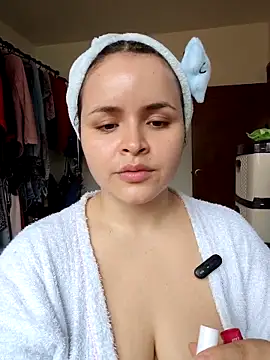 SeleneLuminari8 online show from April 29, 5:30 pm