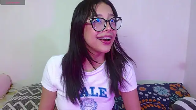 kimwilliam11 online show from October 6, 12:05 am