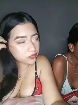Chloe Sky love online show from May 19, 3:46 am