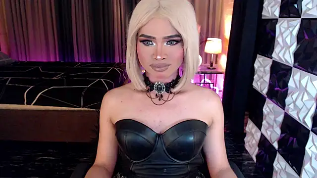 BigCockMaxineTS online show from October 27, 5:41 pm