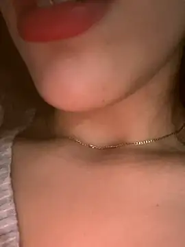 Mimisixo online show from October 31, 11:31 pm