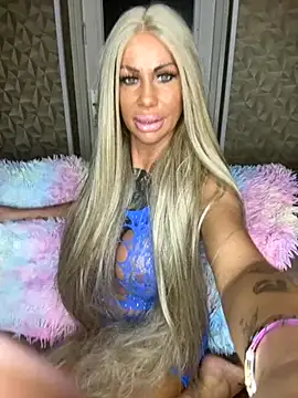 Snapshot of dutchbarbie chatting on October 17, 11:52 pm dutchbarbie online show from October 17, 11:52 pm