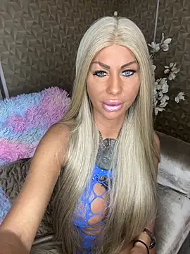 Snapshot of dutchbarbie chatting on October 16, 8:00 pm dutchbarbie online show from October 16, 8:00 pm