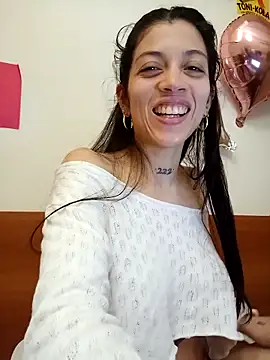 Paula Alameda online show from September 28, 10:15 pm