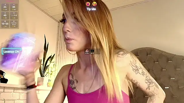 Snapshot of sidneylove_ chatting on September 19, 2:38 pm sidneylove online show from September 19, 2:38 pm