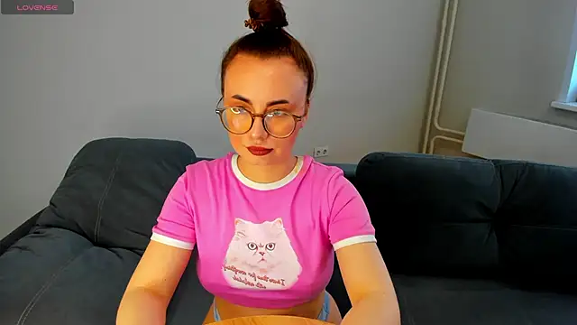 MewStella online show from May 20, 7:05 am