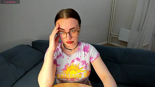 MewStella online show from May 9, 7:38 pm