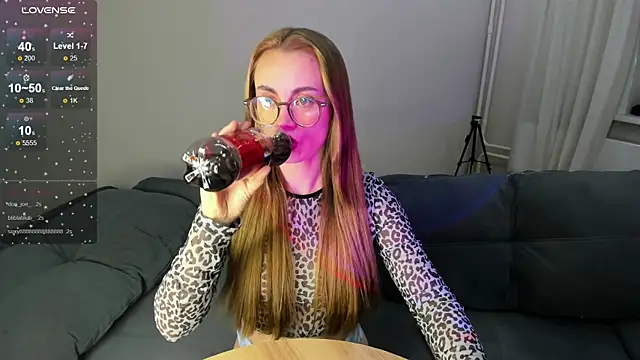 MewStella online show from October 11, 7:16 pm