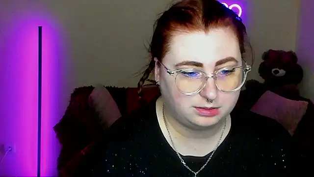 Alicia love00 online show from April 17, 5:20 am