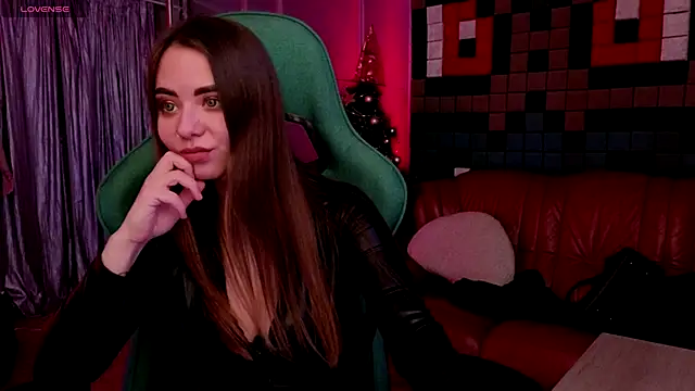 IvoryWood  online show from December 21, 1:26 pm