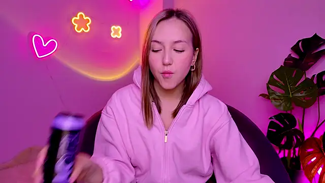 CindySparkl online show from March 30, 3:06 am