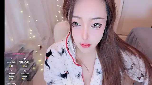 charlotte520 online show from January 13, 12:05 am