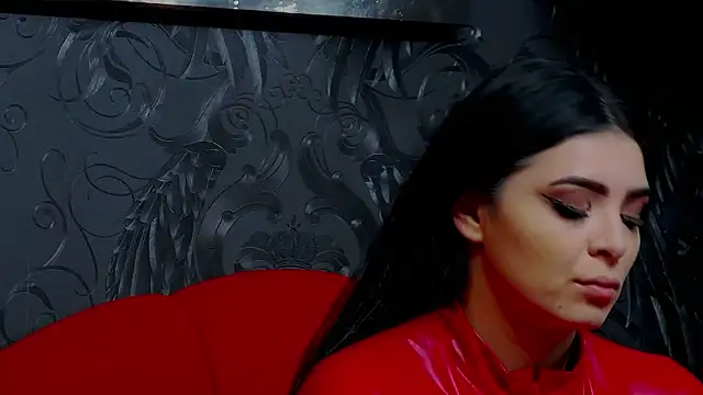 DevashaQueenX online show from May 6, 7:12 am