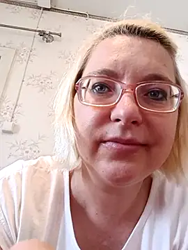 VikaKing online show from May 10, 1:13 pm