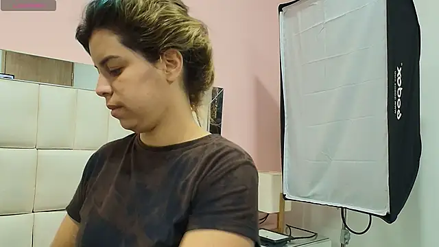 gisell gomez online show from November 9, 12:45 pm