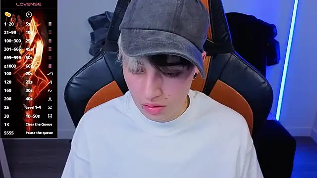 imlaiaaa online show from October 31, 4:14 am