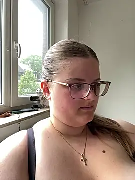 CurvyPaar2 online show from May 18, 10:54 am