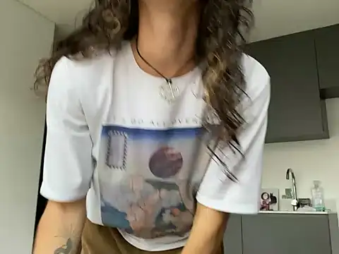Snapshot of camille_delrey chatting on October 11, 11:14 am camille delrey online show from October 11, 11:14 am