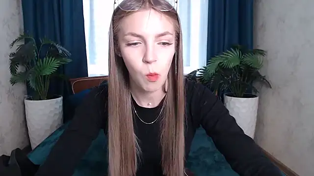 HitGyrl online show from May 18, 8:09 am