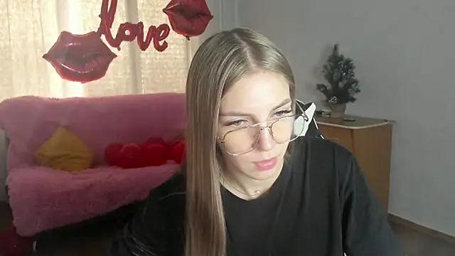 HitGyrl online show from March 3, 7:25 am