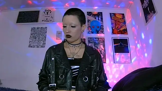 plutonbluemooon333 online show from July 3, 3:45 am
