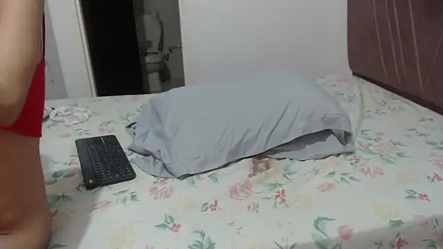 nathaly jones  online show from February 5, 1:03 pm