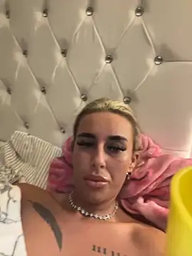 EllieMaeBaby online show from November 11, 9:45 pm