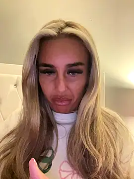 EllieMaeBaby online show from November 27, 10:12 pm