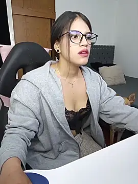 asumi 18 online show from November 5, 12:10 pm