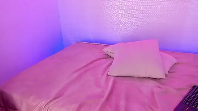 aleksandramiller  online show from February 10, 4:37 am