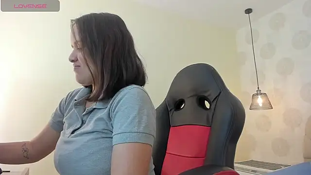 GIANAMILLER6 online show from October 14, 12:19 pm