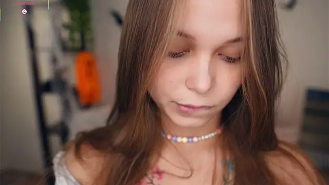 OdellaGillingham online show from November 4, 7:08 pm