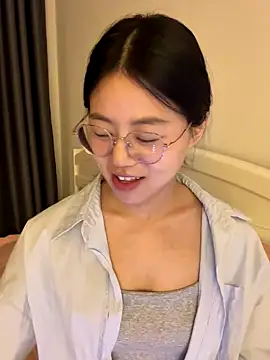 Snapshot of Ella-A9 chatting on September 12, 4:36 pm Ella-A9 online show from September 12, 4:36 pm