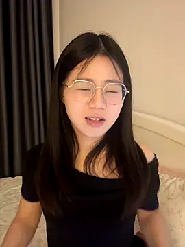 Snapshot of Ella-A9 chatting on September 11, 4:29 pm Ella-A9 online show from September 11, 4:29 pm
