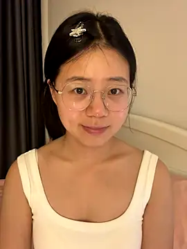 Snapshot of Ella-A9 chatting on September 8, 3:33 pm Ella-A9 online show from September 8, 3:33 pm