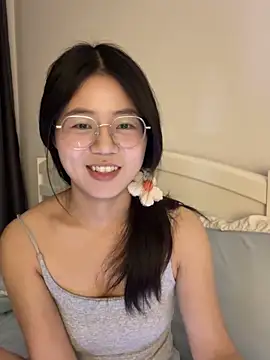 Snapshot of Ella-A9 chatting on September 23, 3:21 pm Ella-A9 online show from September 23, 3:21 pm