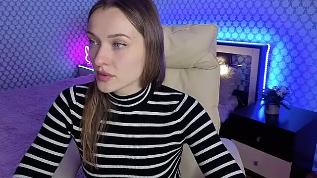 EmmySkyy online show from September 30, 7:14 am