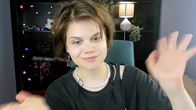 EllieMurler online show from December 19, 1:03 pm