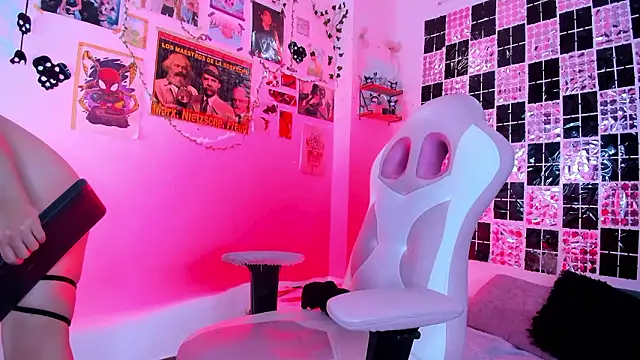 UchikyDoll online show from March 10, 4:22 pm