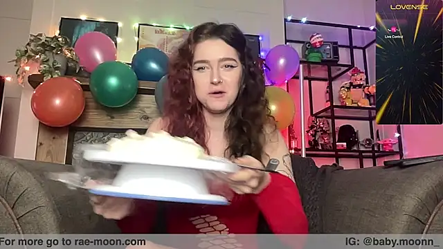 rae moonn online show from March 19, 7:07 pm