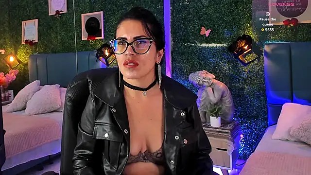 Linagh  online show from November 21, 11:56 am